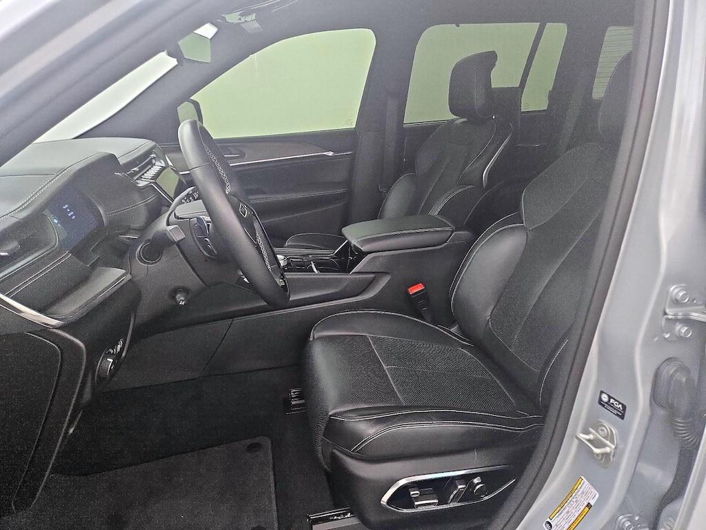 used 2023 Jeep Grand Cherokee car, priced at $40,998