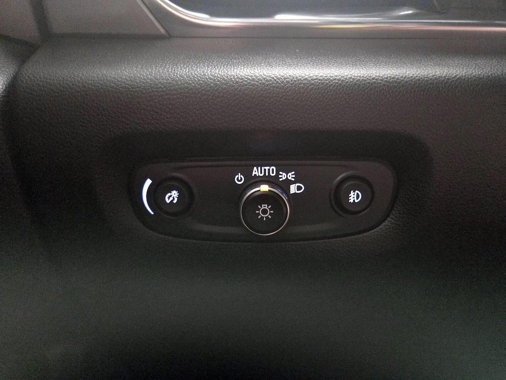 used 2021 Chevrolet Traverse car, priced at $25,998