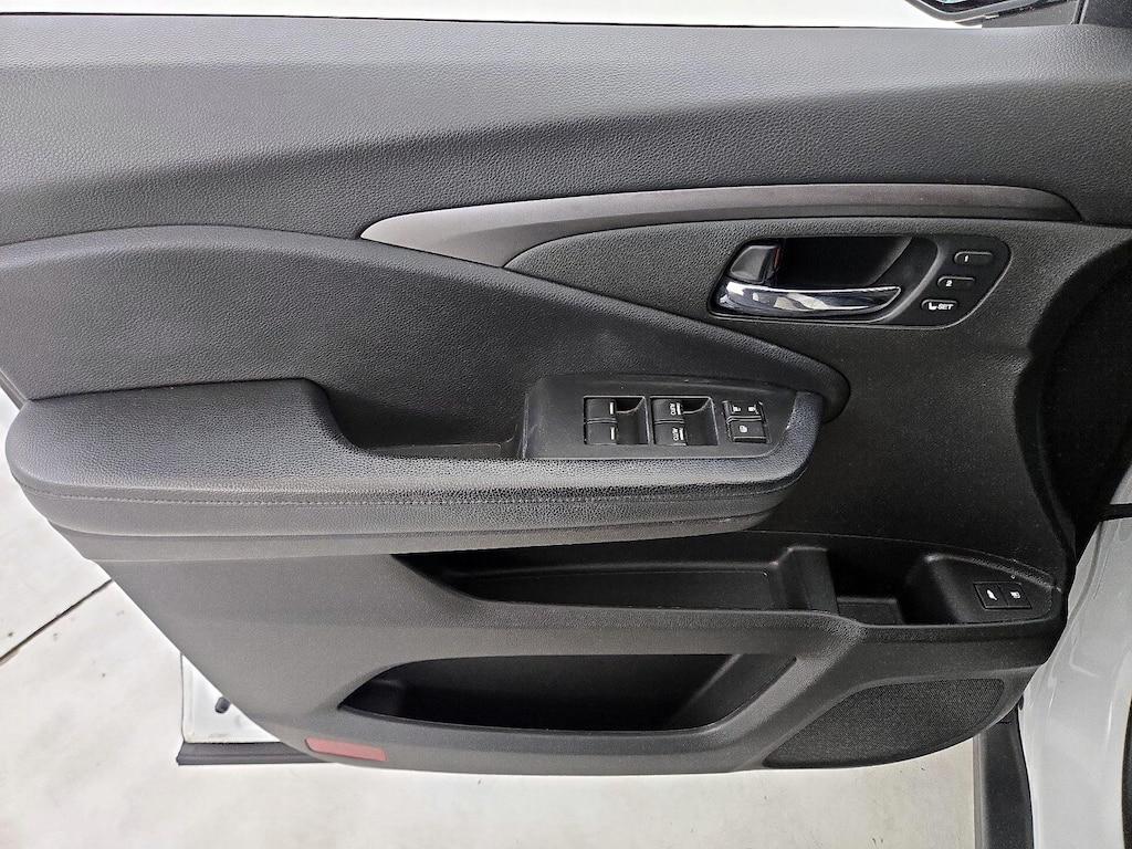 used 2020 Honda Pilot car, priced at $24,998