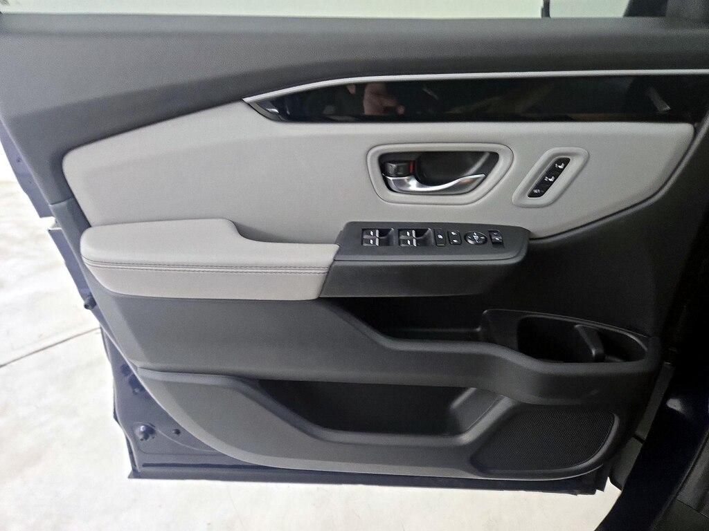 used 2024 Honda Pilot car, priced at $40,998