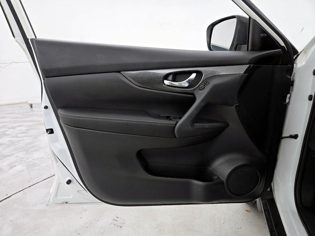 used 2016 Nissan Rogue car, priced at $12,998