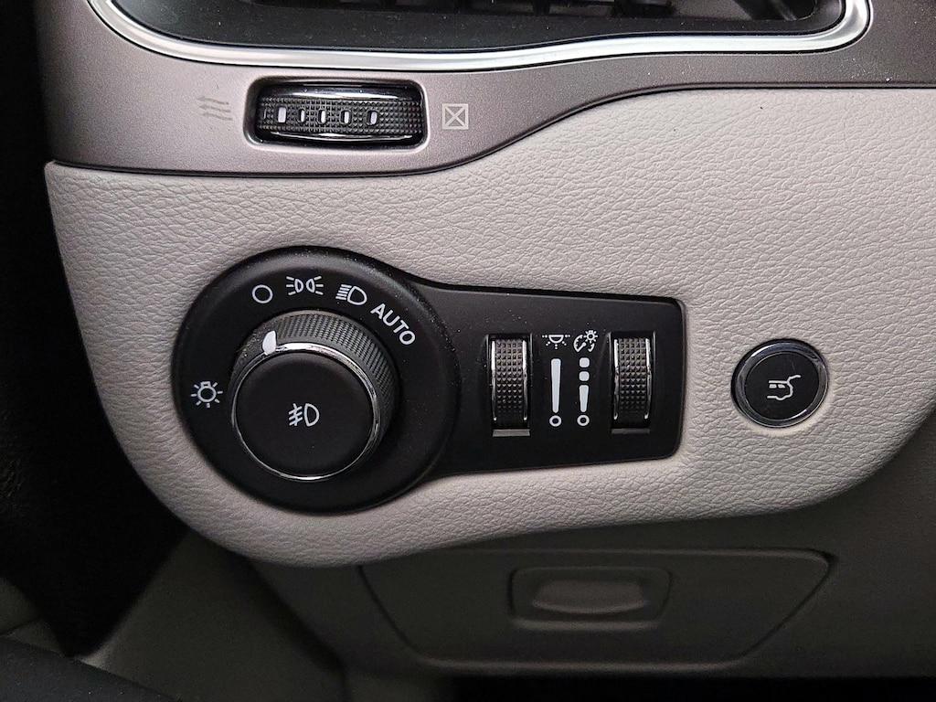 used 2021 Jeep Cherokee car, priced at $26,998