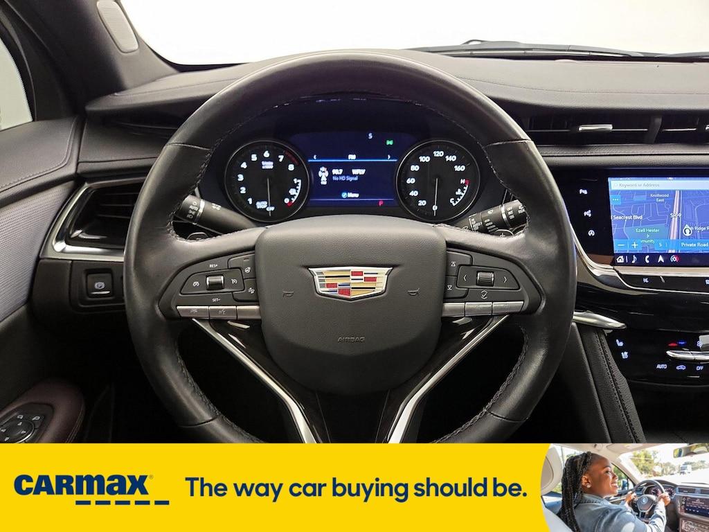 used 2021 Cadillac XT6 car, priced at $36,998