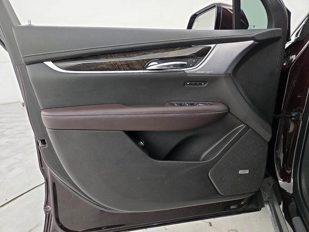 used 2021 Cadillac XT6 car, priced at $36,998