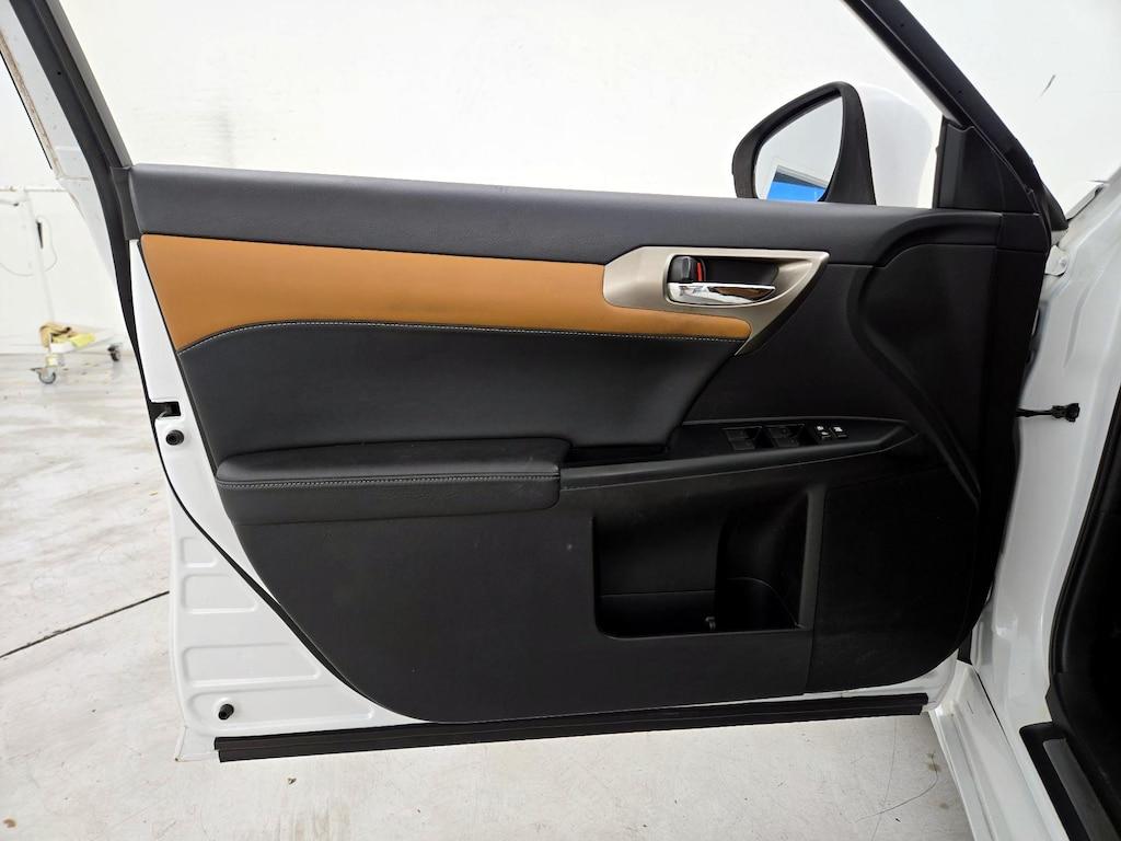 used 2014 Lexus CT 200h car, priced at $15,998