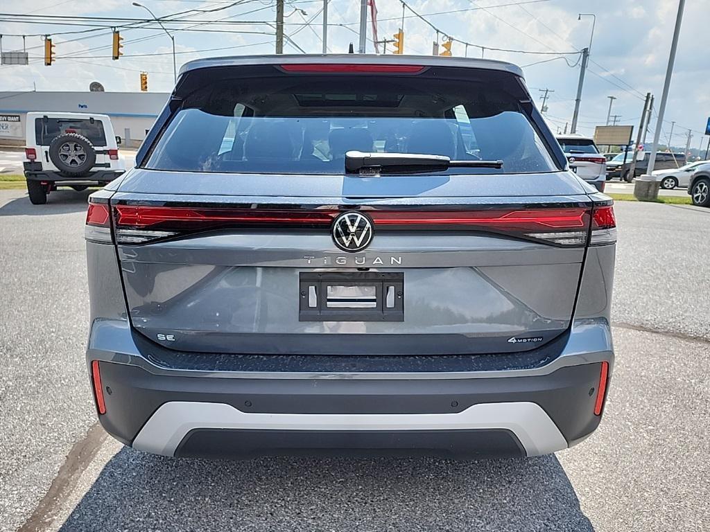 new 2025 Volkswagen Tiguan car, priced at $32,993