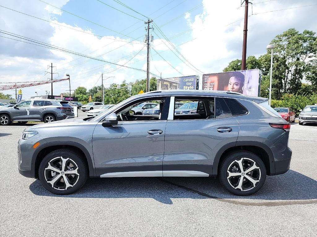 new 2025 Volkswagen Tiguan car, priced at $32,993