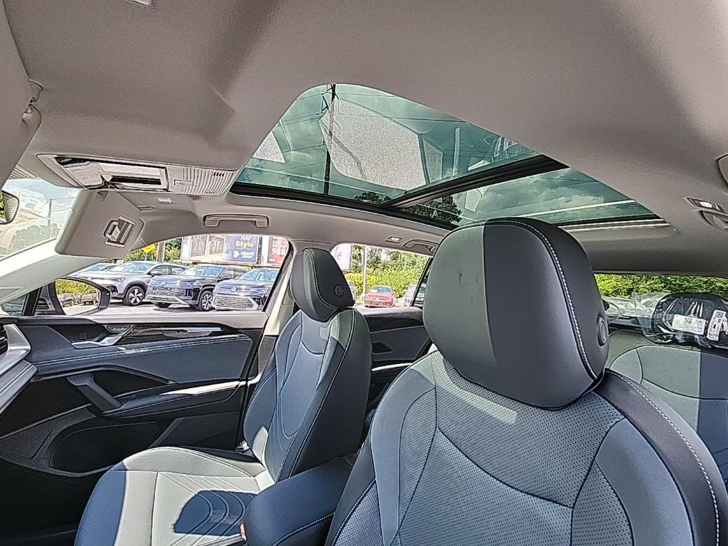 new 2025 Volkswagen Tiguan car, priced at $32,993