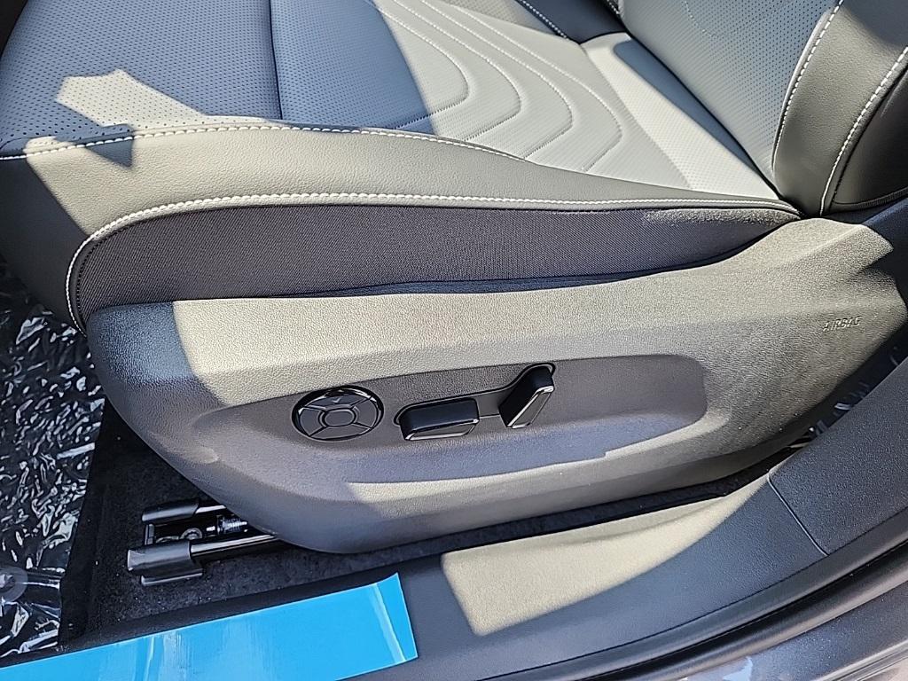 new 2025 Volkswagen Tiguan car, priced at $32,993