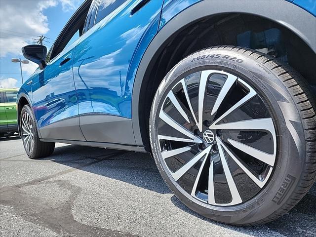 new 2025 Volkswagen ID.4 car, priced at $44,494