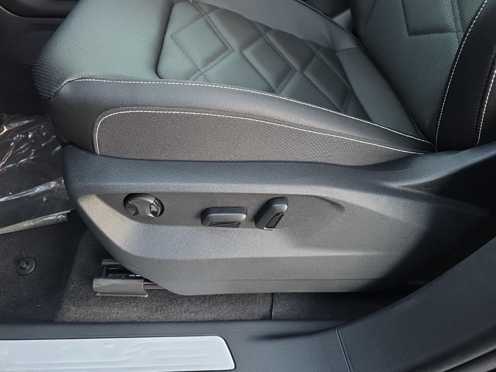 new 2026 Volkswagen Atlas car, priced at $46,746