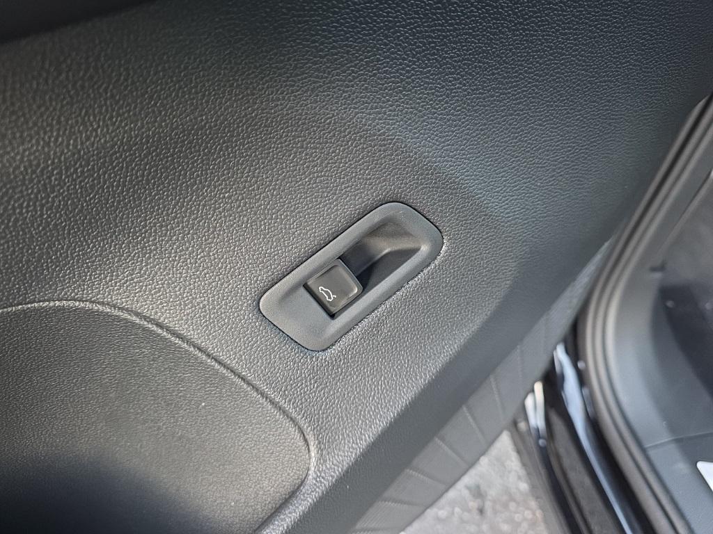 new 2026 Volkswagen Atlas car, priced at $46,746