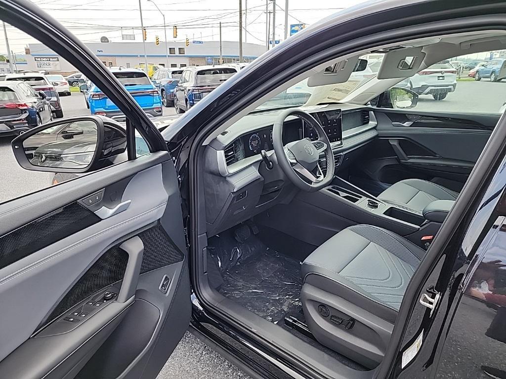 new 2025 Volkswagen Tiguan car, priced at $34,748