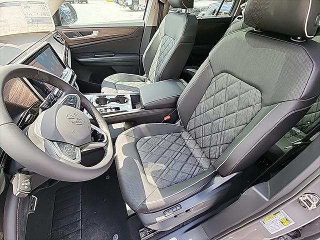 new 2025 Volkswagen Atlas car, priced at $52,443