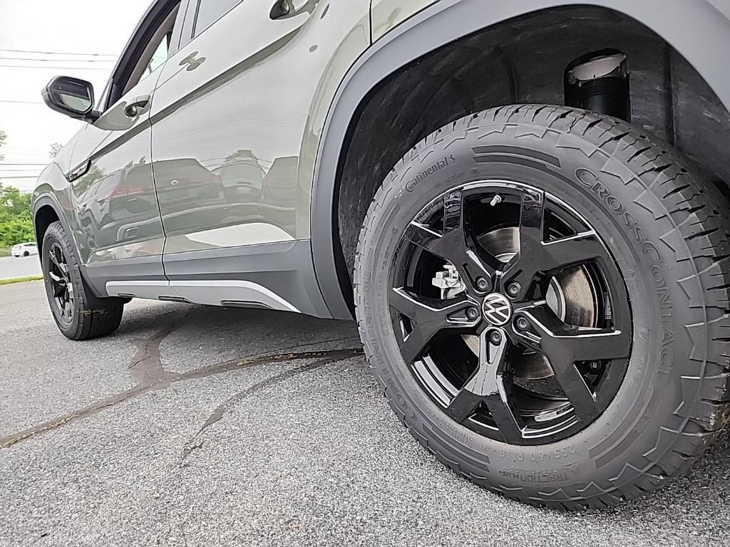 new 2025 Volkswagen Atlas car, priced at $43,246
