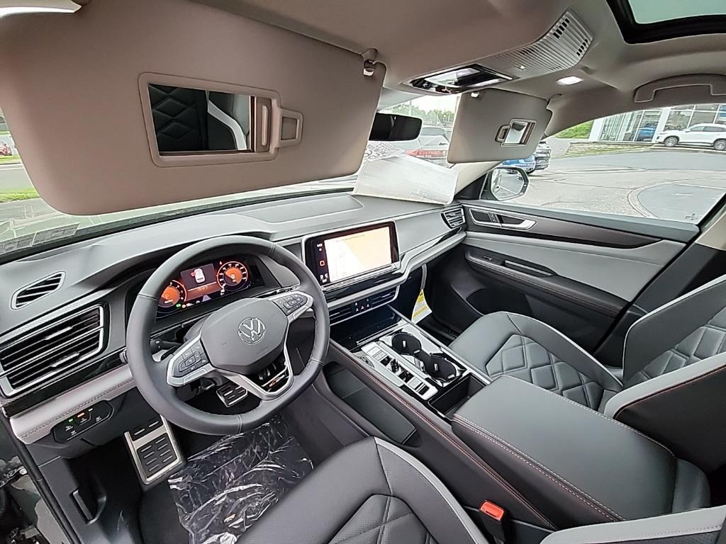 new 2025 Volkswagen Atlas car, priced at $43,246