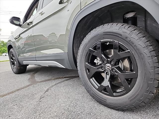 new 2025 Volkswagen Atlas car, priced at $47,246