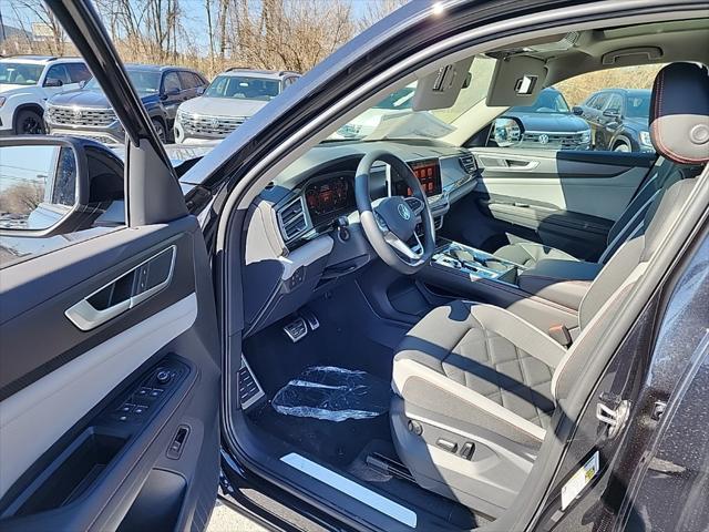 new 2025 Volkswagen Atlas car, priced at $45,111