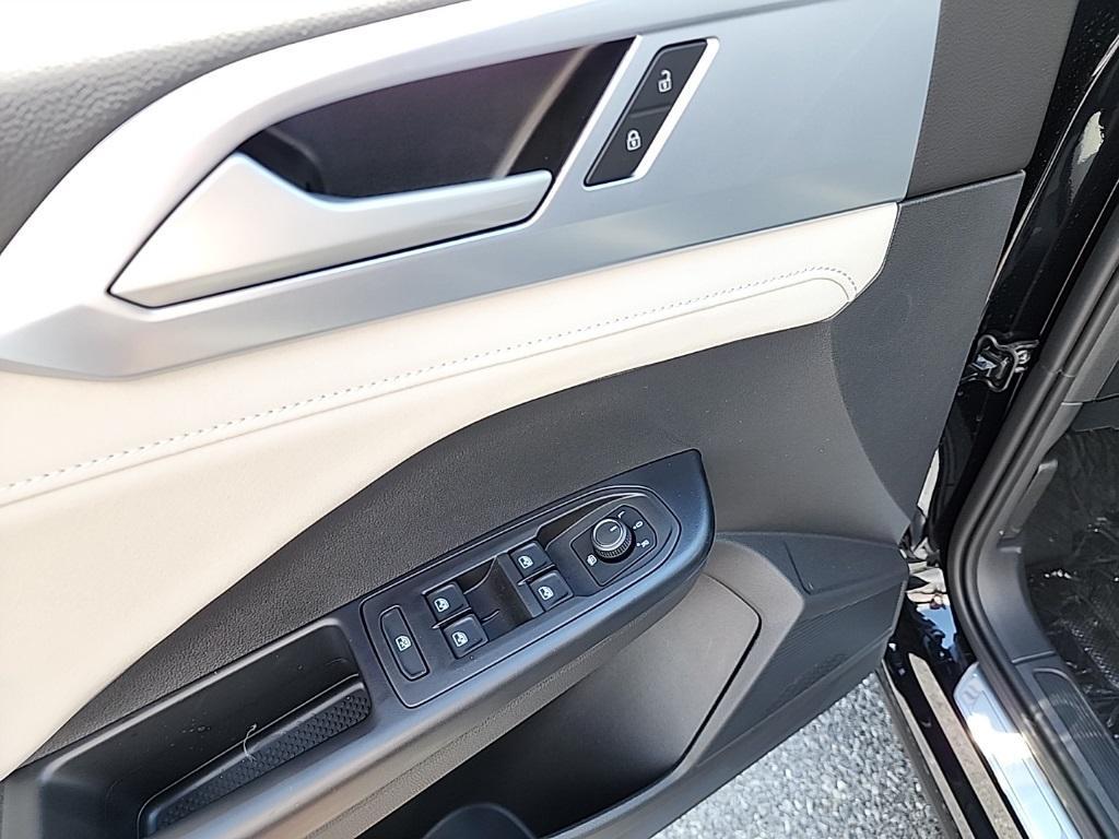 new 2025 Volkswagen Taos car, priced at $30,885