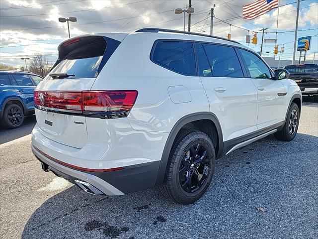 new 2025 Volkswagen Atlas car, priced at $45,111