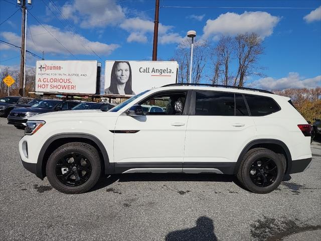 new 2025 Volkswagen Atlas car, priced at $45,111