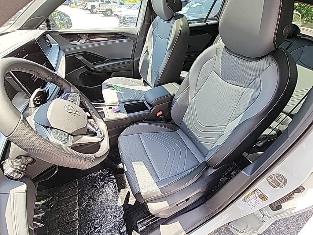 new 2025 Volkswagen Tiguan car, priced at $37,644