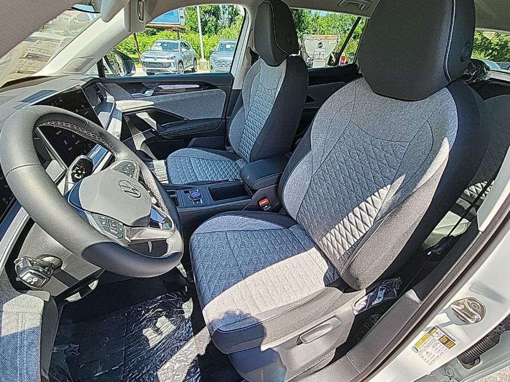 new 2025 Volkswagen Tiguan car, priced at $31,006