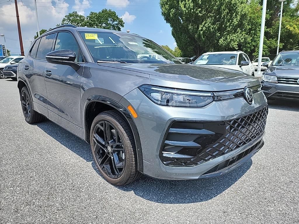new 2025 Volkswagen Tiguan car, priced at $37,207