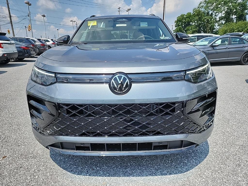 new 2025 Volkswagen Tiguan car, priced at $37,207