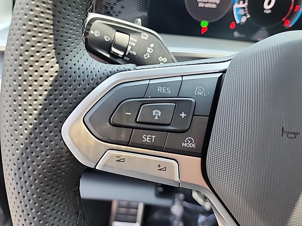 new 2025 Volkswagen Tiguan car, priced at $37,207