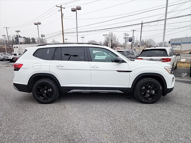 new 2025 Volkswagen Atlas car, priced at $44,040