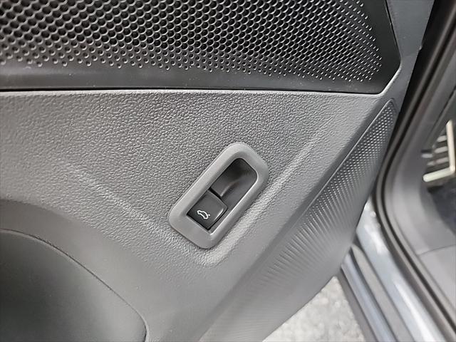 new 2025 Volkswagen Tiguan car, priced at $37,525