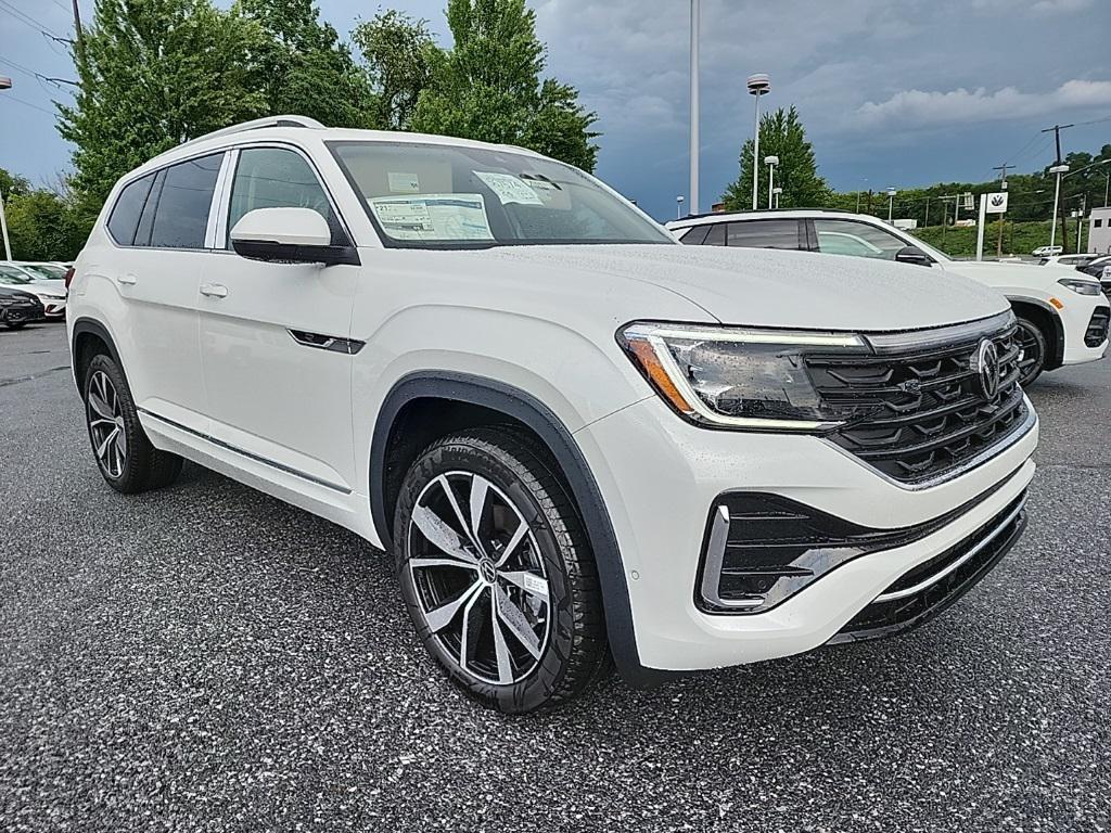 new 2025 Volkswagen Atlas car, priced at $50,032