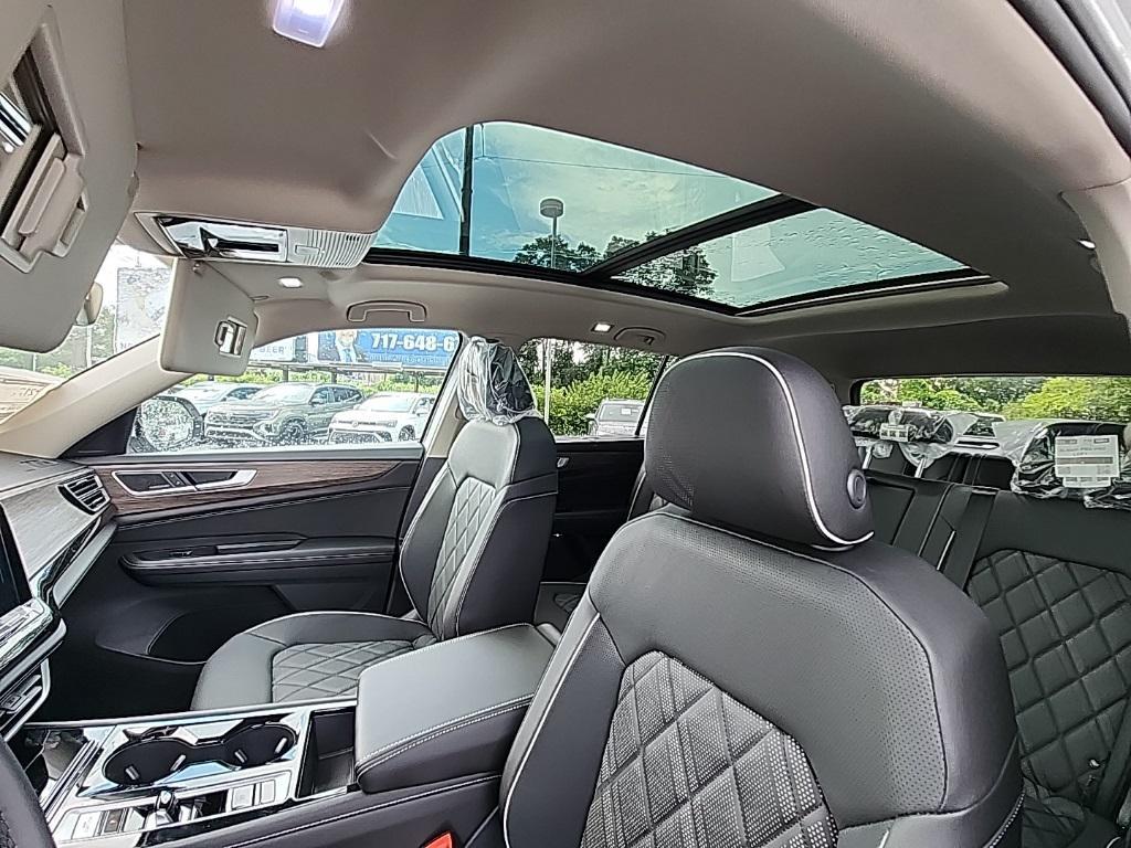 new 2025 Volkswagen Atlas car, priced at $50,032