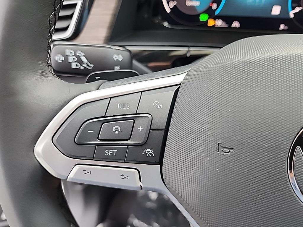 new 2025 Volkswagen Atlas car, priced at $50,032