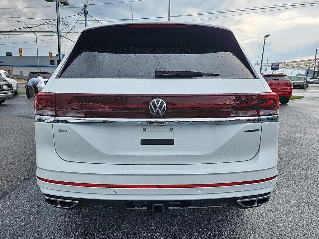new 2025 Volkswagen Atlas car, priced at $50,032