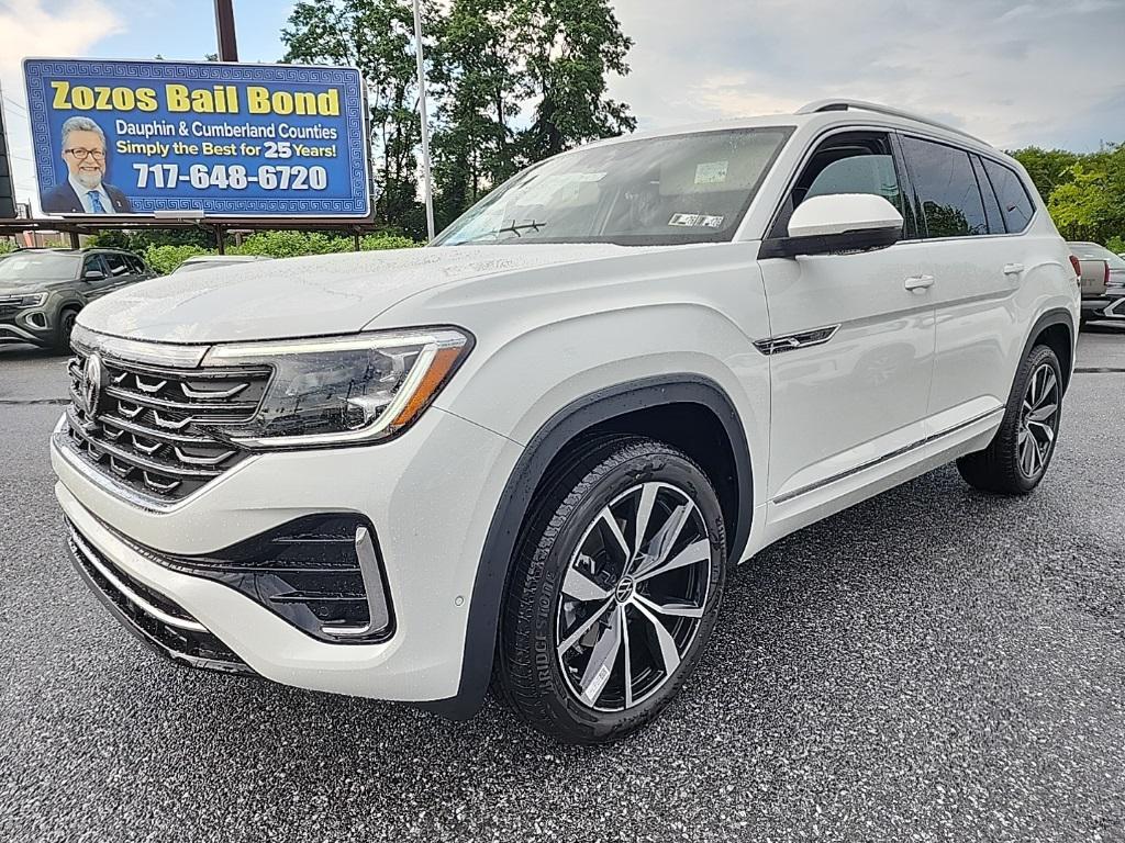 new 2025 Volkswagen Atlas car, priced at $50,032