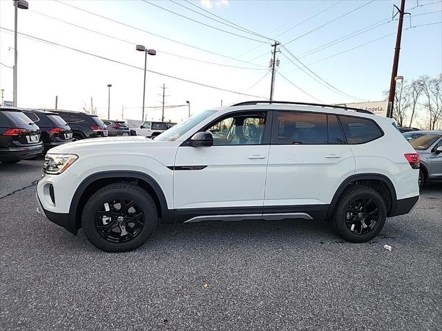 new 2025 Volkswagen Atlas car, priced at $45,611