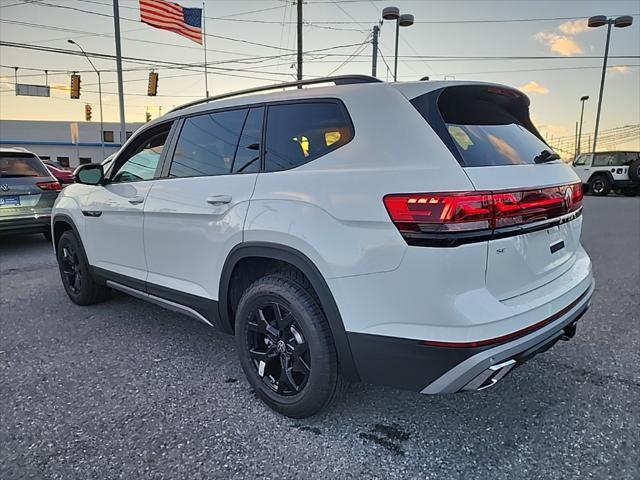 new 2025 Volkswagen Atlas car, priced at $45,611