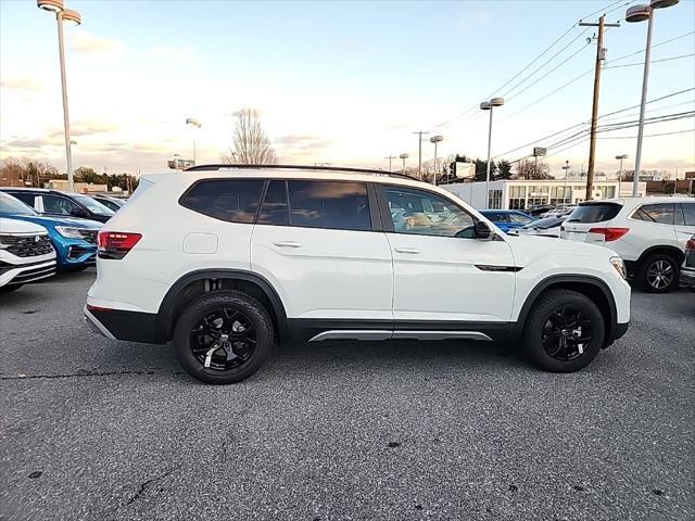 new 2025 Volkswagen Atlas car, priced at $45,611