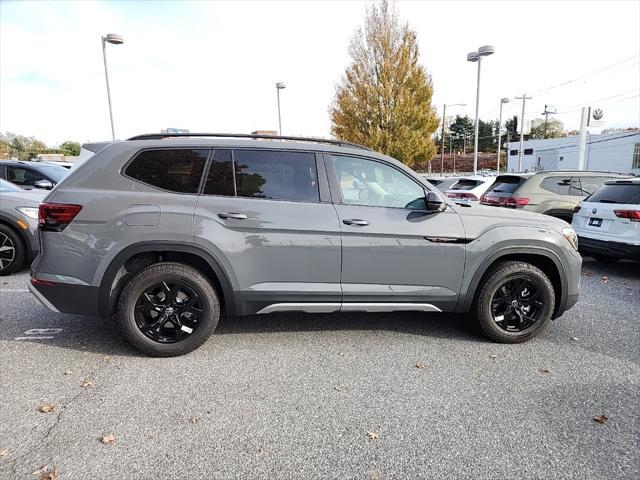 new 2025 Volkswagen Atlas car, priced at $45,403