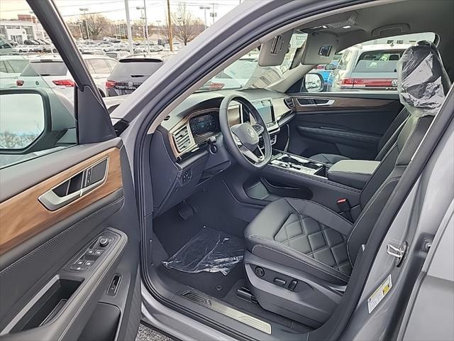 new 2025 Volkswagen Atlas car, priced at $43,000