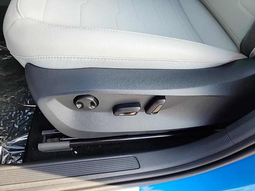 new 2025 Volkswagen Taos car, priced at $31,870