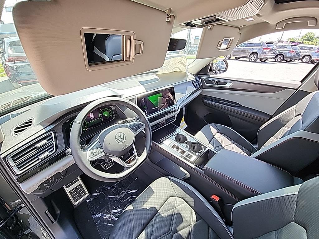 new 2025 Volkswagen Atlas car, priced at $43,246