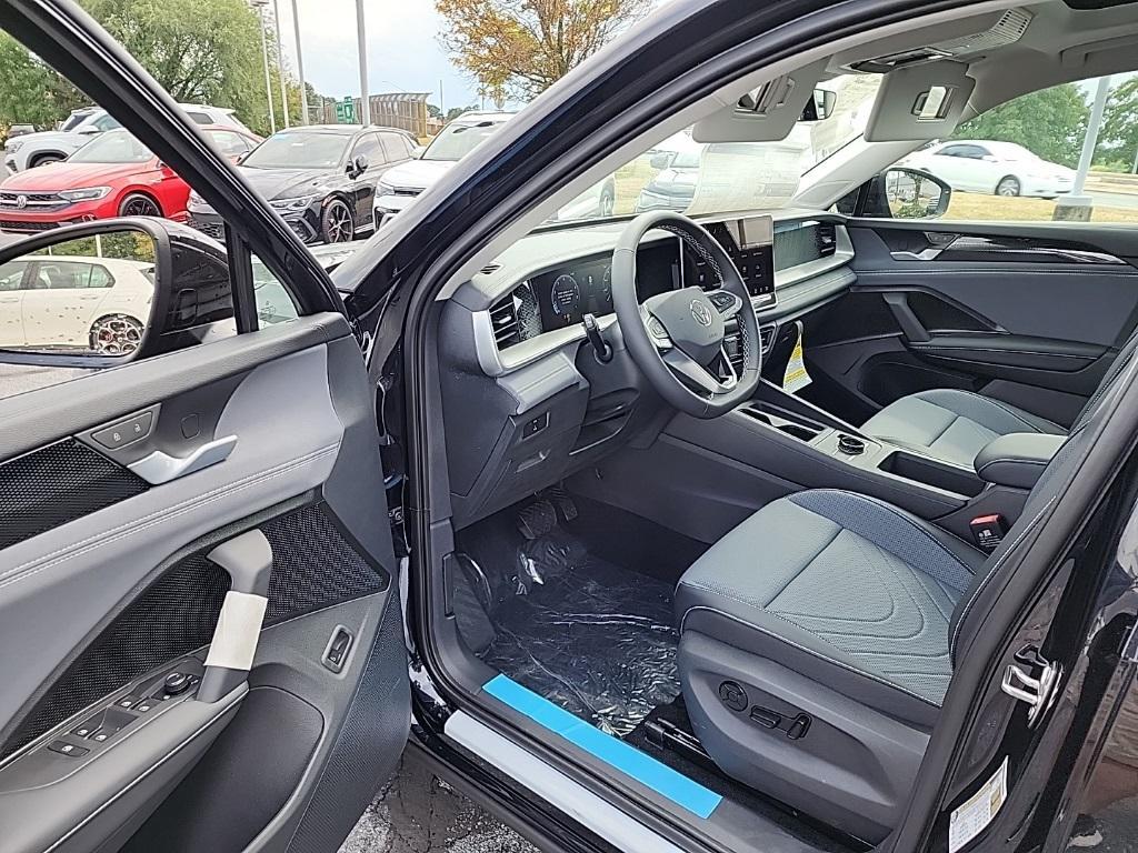 new 2025 Volkswagen Tiguan car, priced at $34,724