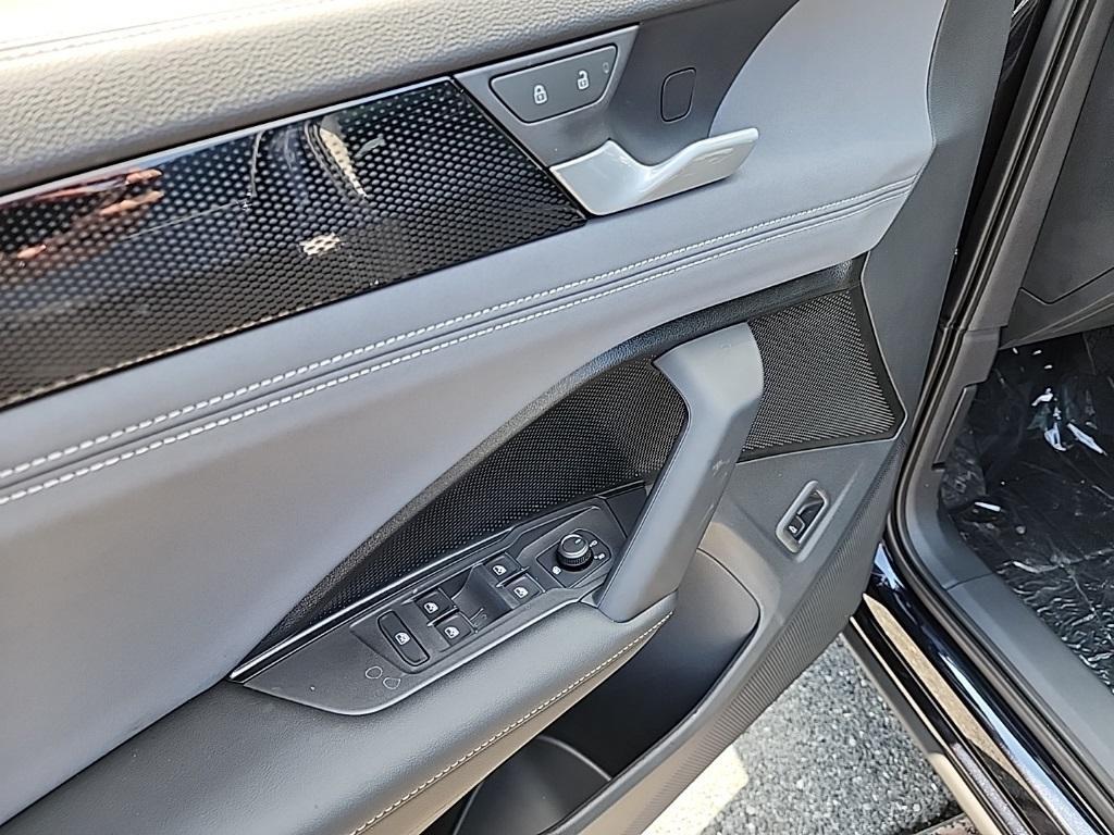 new 2025 Volkswagen Tiguan car, priced at $34,748