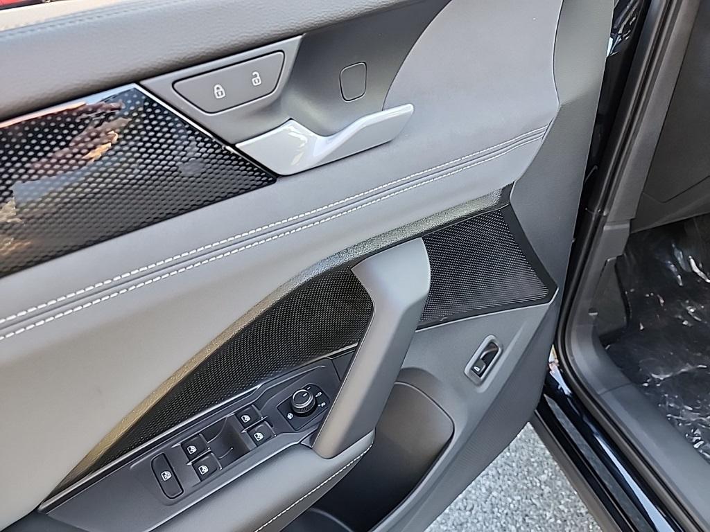 new 2025 Volkswagen Tiguan car, priced at $34,445