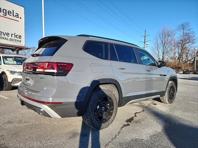 new 2025 Volkswagen Atlas car, priced at $46,048