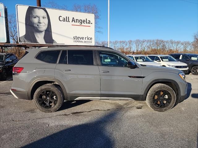 new 2025 Volkswagen Atlas car, priced at $46,048