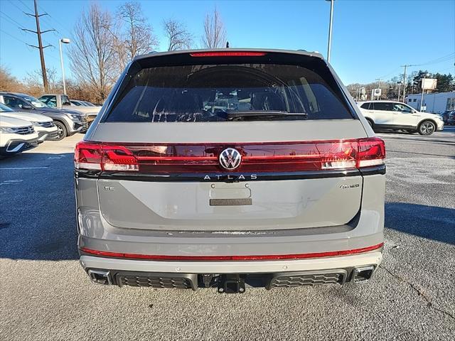 new 2025 Volkswagen Atlas car, priced at $46,048